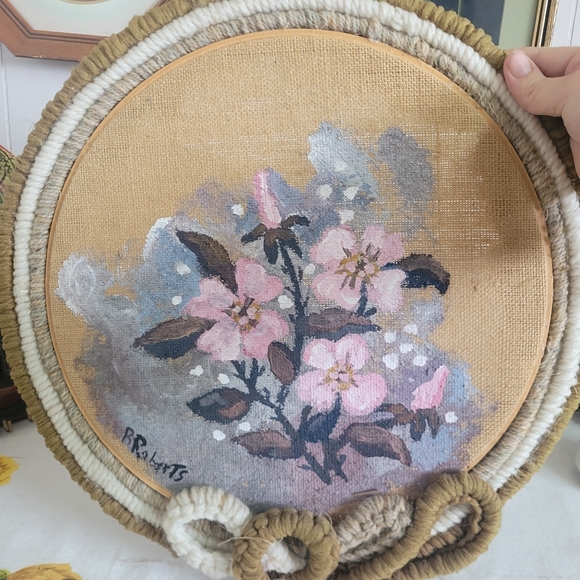 Orginal Acrylic Painting on Burlap Macrame Boarder Round Artist Signed - Picture 2 of 10